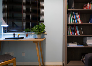 小户型清新北欧风装修书桌设计图