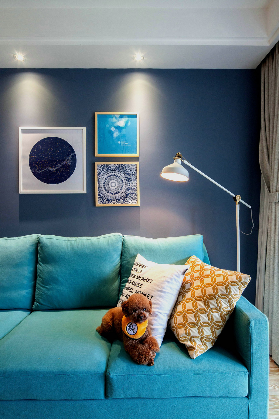 75平北欧风一居装修蓝色沙发设计