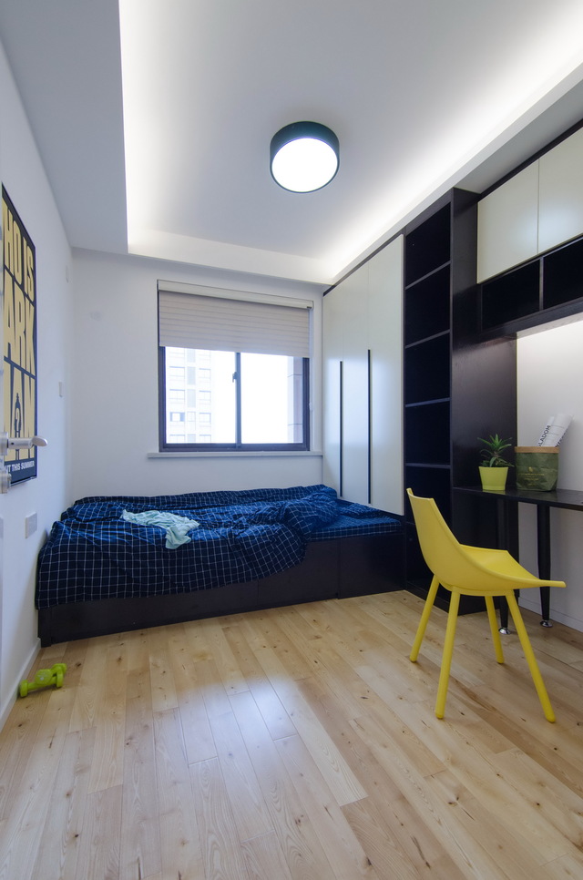 现代北欧风三居榻榻米卧室装修效果图