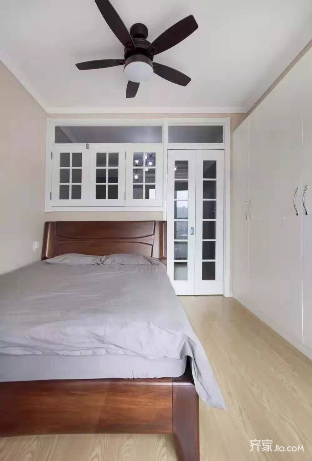 瘦长型卧室设计图片