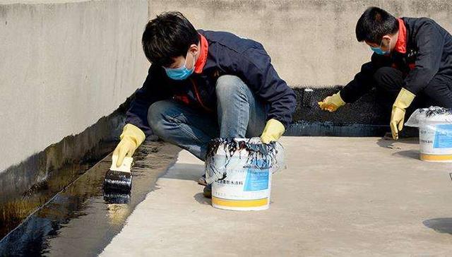 房子装修，防水涂料应该这样刷，避免漏水！