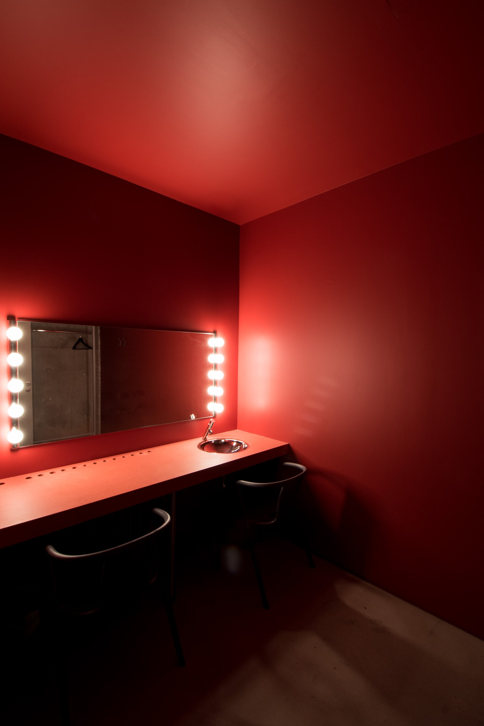 极简风剧场化妆间装修效果图