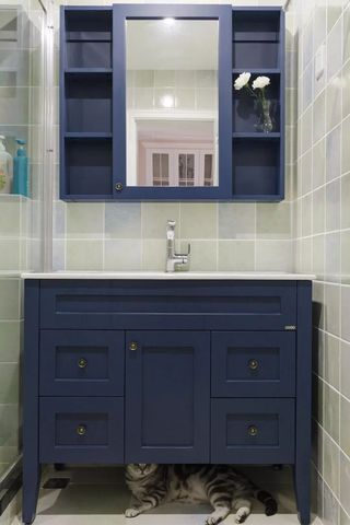 120平美式三居浴室柜装修设计图