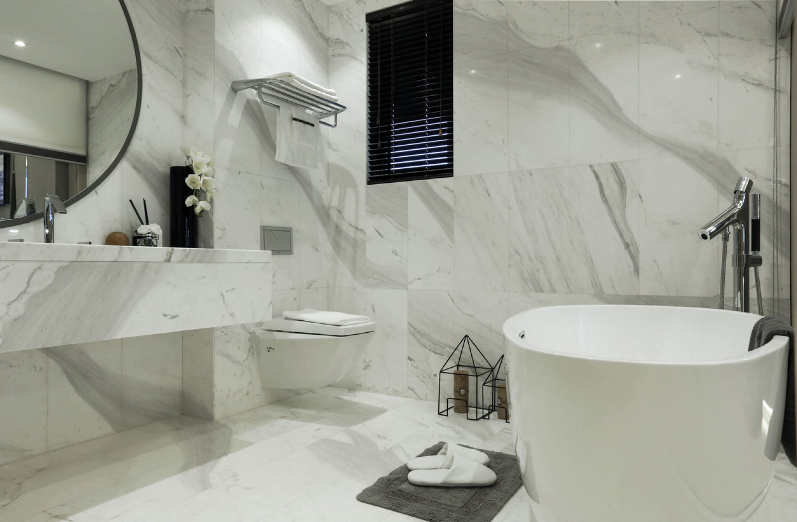 110平米装修,现代简约风格,三居室装修,15-20万装修,白色,浴缸