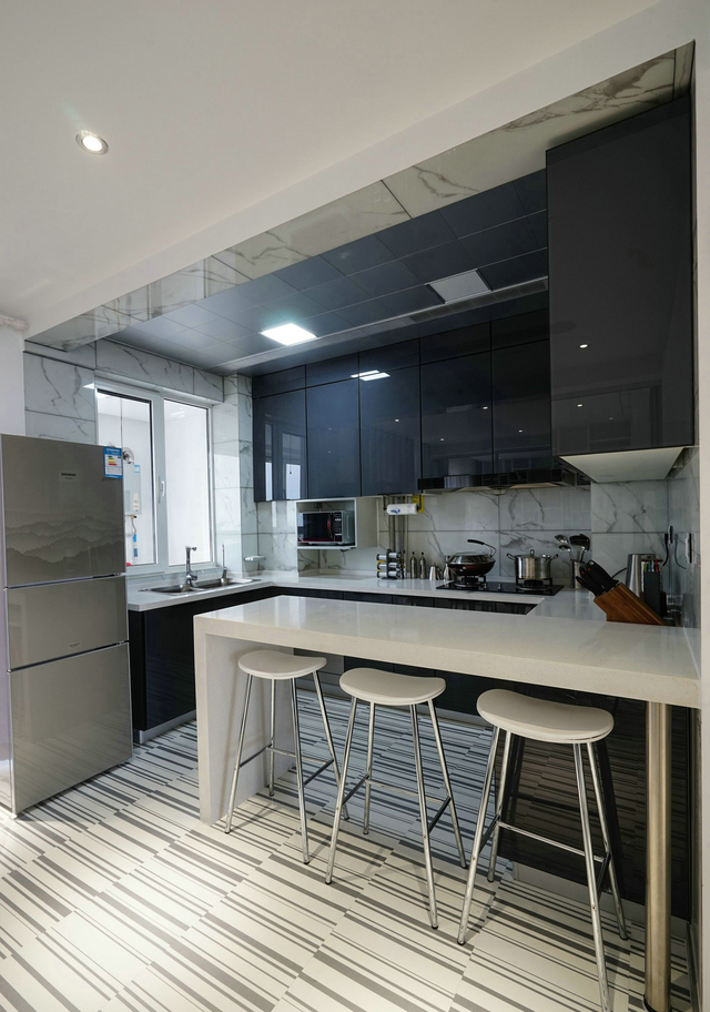 简约现代风格三居厨房装修效果图