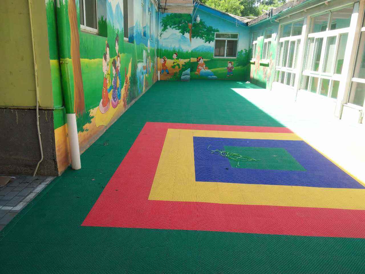 幼儿园地板漆合适吗 幼儿园用什么地板好