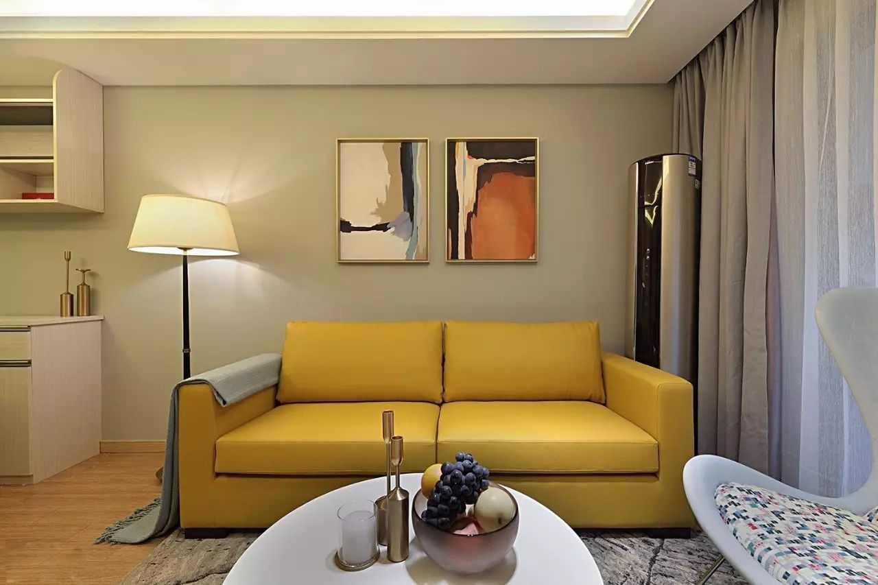 现代简约两居装修黄色沙发设计图