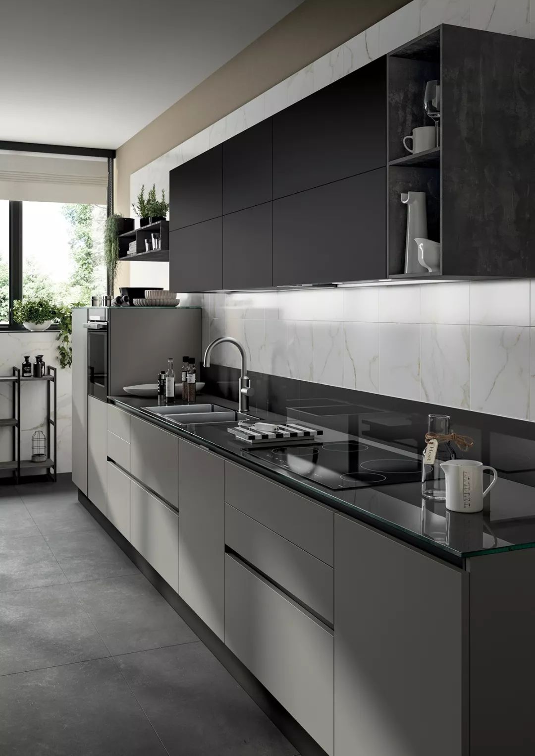 厨房设计中色彩搭配也是千变万化,包括橱柜的颜色/台面的颜色,墙砖
