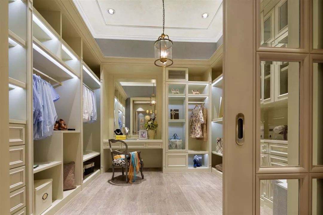 40款别有风味的衣帽间设计再不用怕老婆衣服多乱放啦