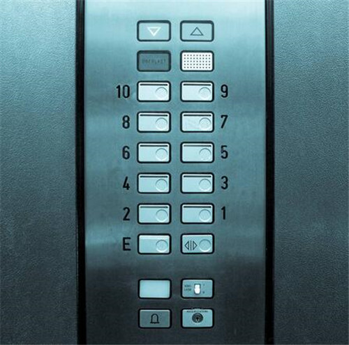 房屋生活常识：电梯键全部按亮有怎样的后果
