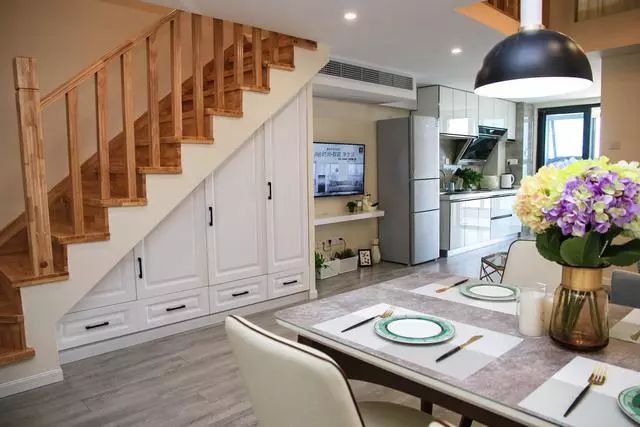 60平小户型复式楼简约装修,效果还挺满意的呢!