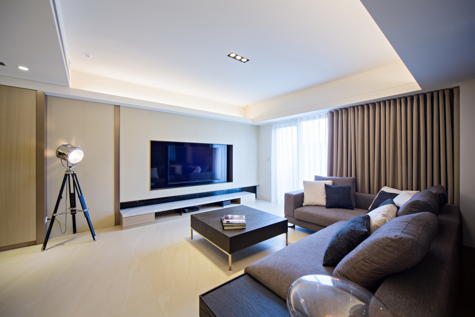 现代简约三居客厅电视墙装修效果图