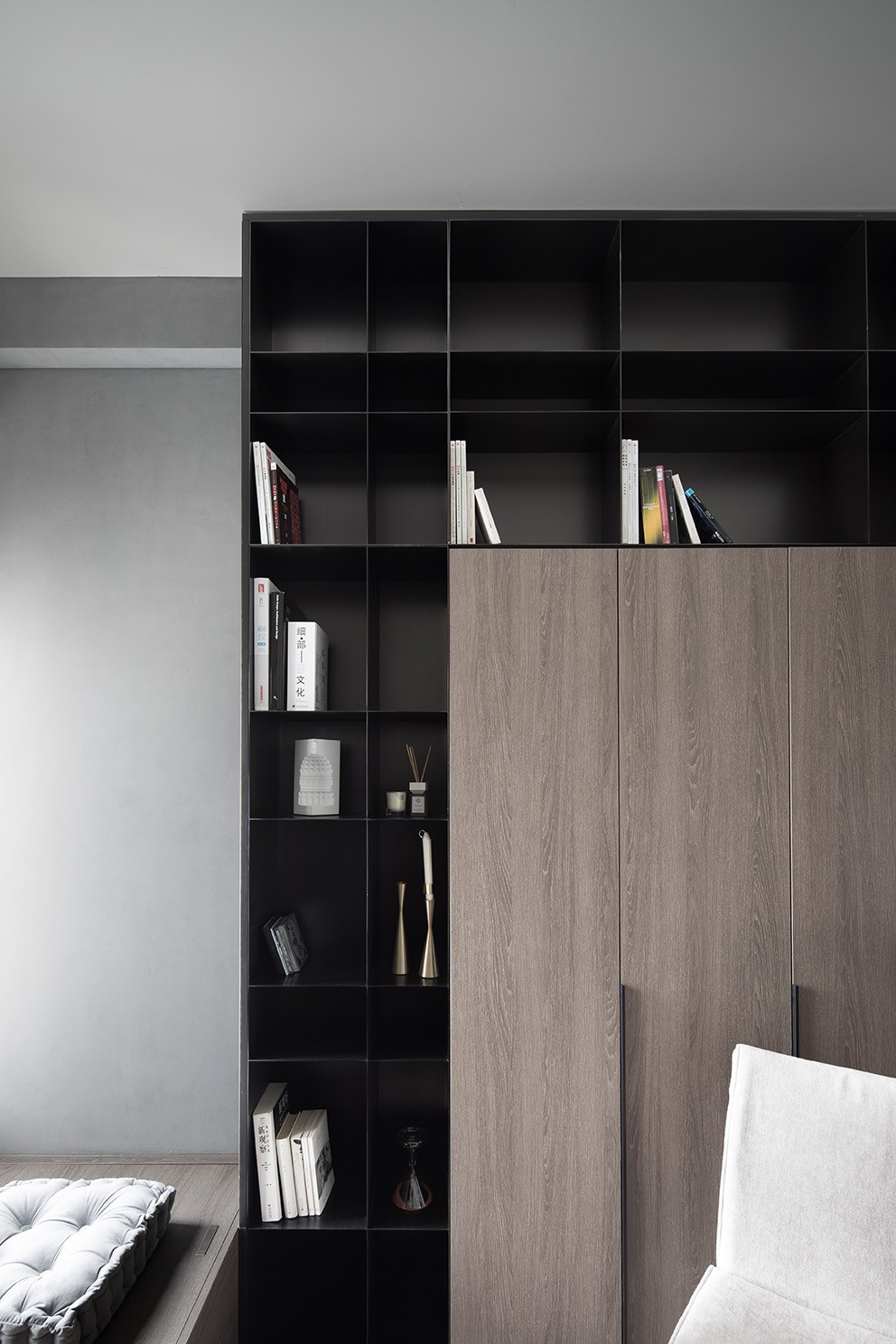 暗色系的简洁纯粹!