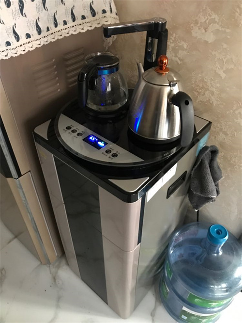 飲水機兩邊都是熱水怎麼回事