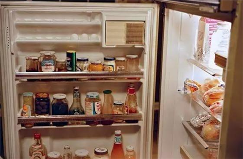 新买的冰箱保鲜室结冰正常吗