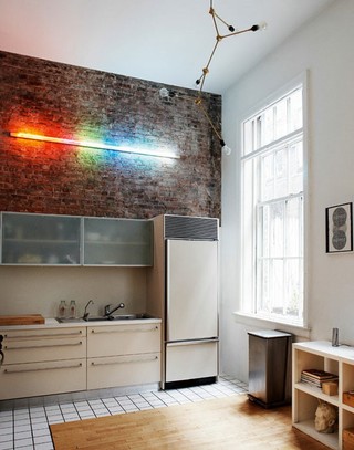 创意彩虹色复式楼厨房背景墙效果图