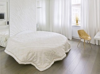 纯净简约现代卧室窗帘装饰图