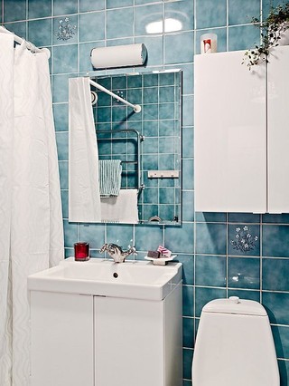 简约主义卫生间 水蓝色马赛克瓷砖设计