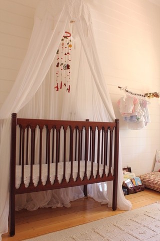 简美式儿童房 实木婴儿床效果图