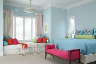 蓝白地中海风格卧室飘窗设计