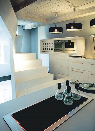 个性创意现代复式楼厨房设计装修图