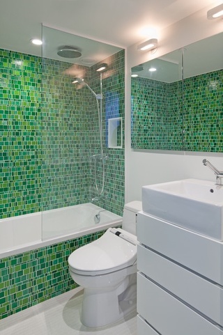 清新北欧风卫生间 绿色马赛克墙砖设计