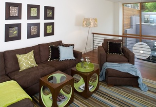 休闲东南亚风情客厅 咖色系绒布沙发设计