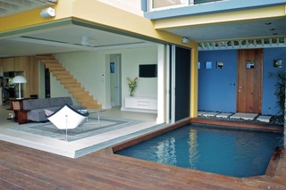 清爽地中海风情 别墅带室内泳池设计