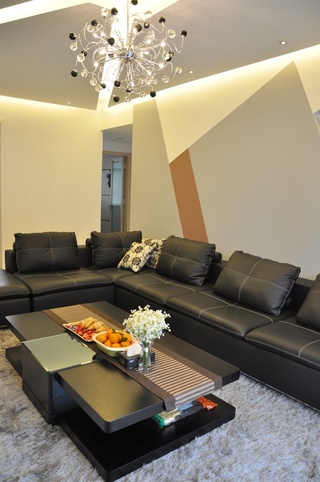 现代风客厅 黑色皮艺沙发效果图