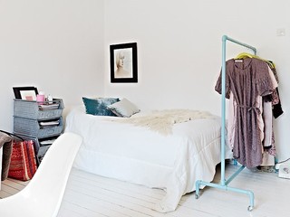 极简北欧风卧室 简易晾衣架设计