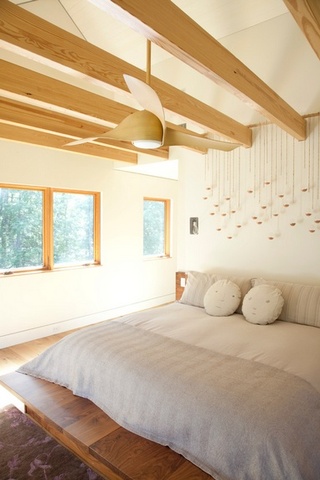 温馨宜家风卧室 原木吊顶设计