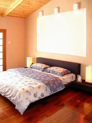 舒适日系卧室背景墙设计