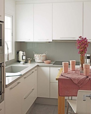 白色欧式风格厨房橱柜装饰图