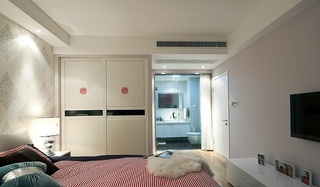 温馨现代风格婚房卧室衣柜设计