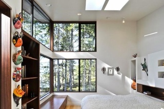 宜家美式挑高卧室 通透窗户设计