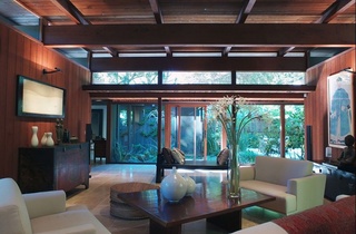 东南亚风情客厅 实木吊顶设计