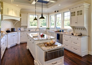 美式新古典厨房 白色整体橱柜装修图