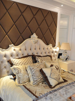 浪漫欧式家居 卧室菱形软包背景墙欣赏