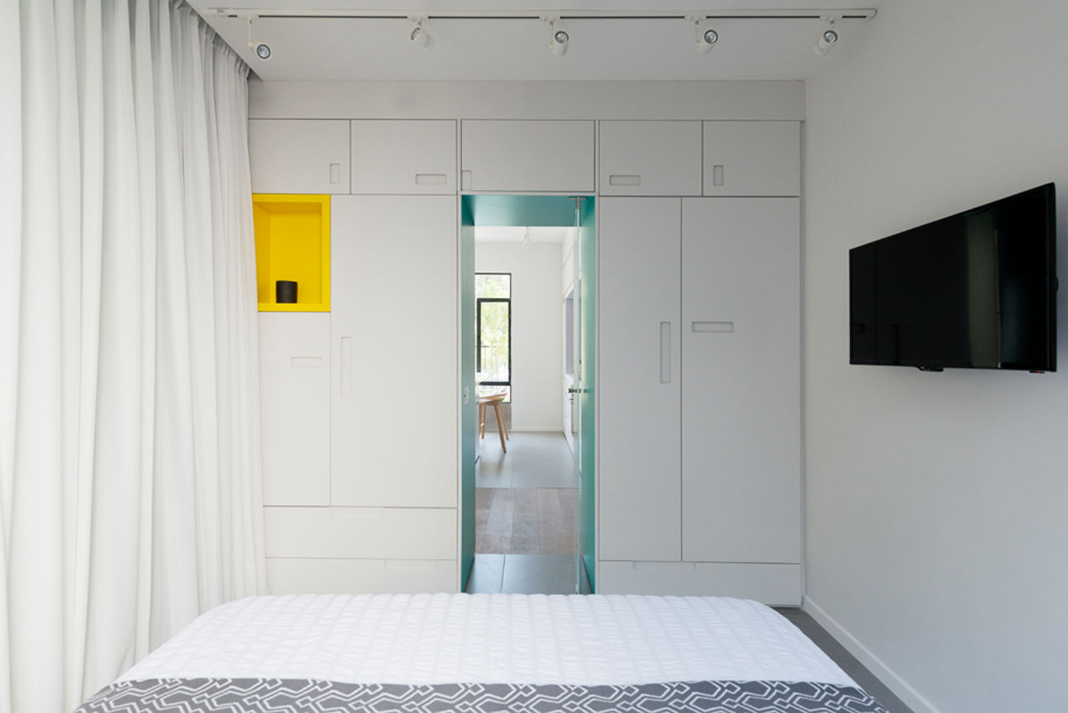 美式现代风 卧室整体收纳柜设计