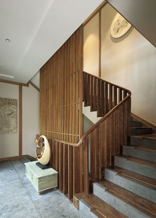 自然日式别墅实木楼梯效果图