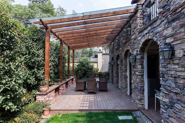 悠闲美式别墅庭院设计装修图