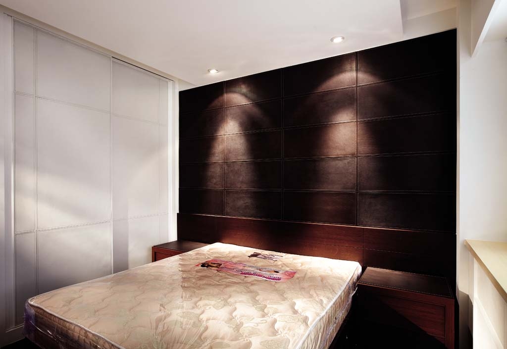 现代家居卧室 床头背景墙装饰图