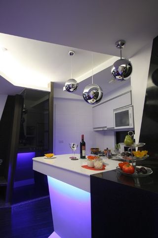 现代质感厨房 创意不锈钢吊灯设计