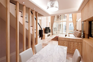 简约日式设计 餐厅实木镂空背景墙装饰