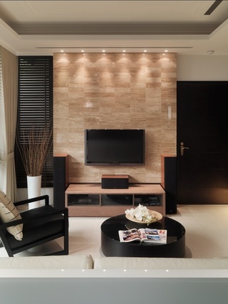 现代日式客厅 实木电视背景墙设计