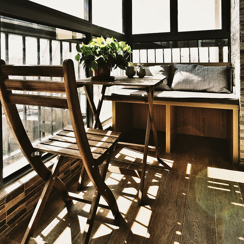 现代简约阳台休闲桌椅设计