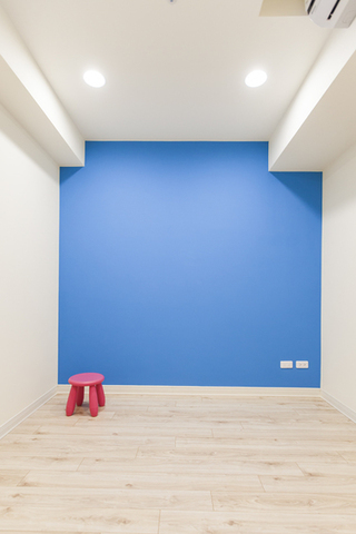 清新蓝色宜家儿童房背景墙设计