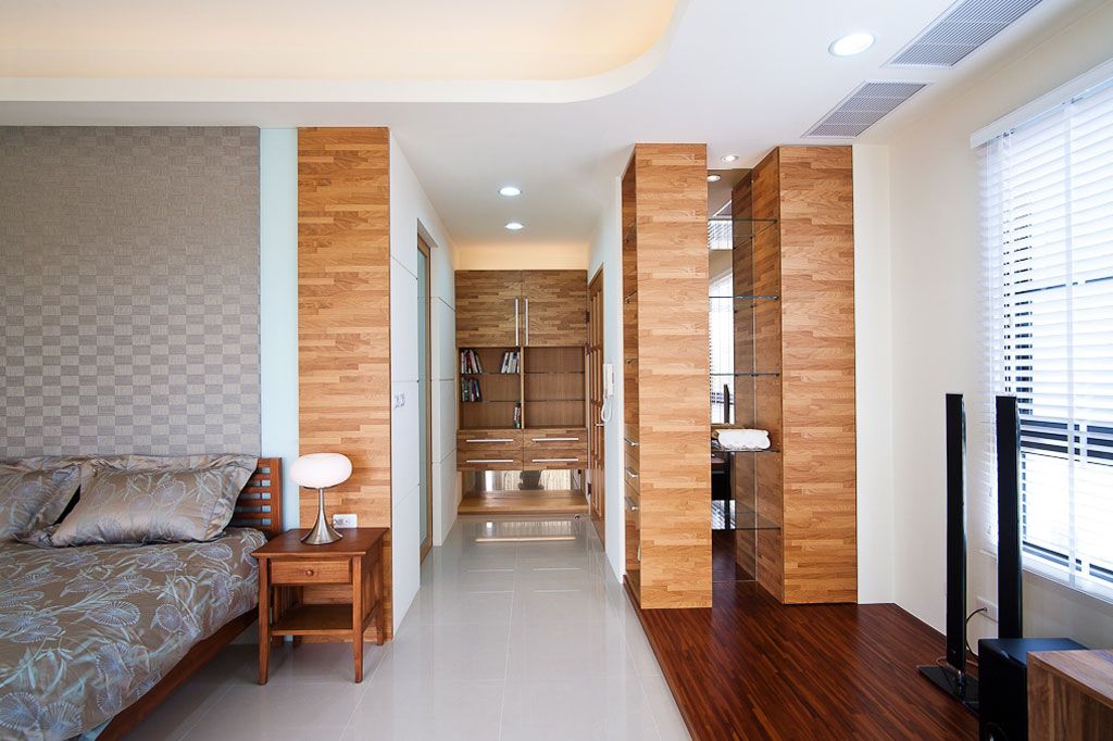 中美式卧室原木隔断墙设计