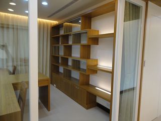 新中式书房博古架设计