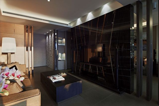 北欧风格三居室装修黑色拱门设计